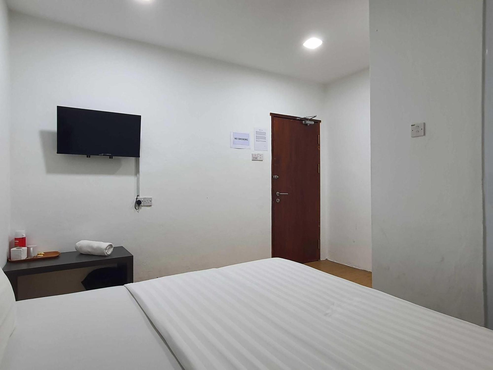 Oyo 91053 Signature Inn Miri Exterior foto